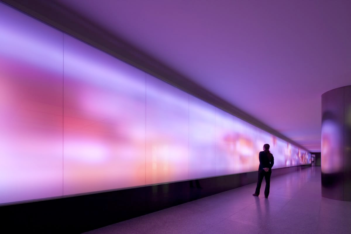 Innoleader dynamic corporate banner displaying cutting-edge LED solutions